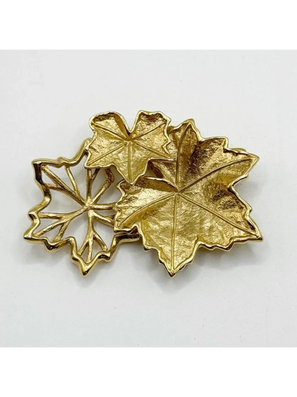 Trifari Gold Tone‎ Maple Leaves Leaf Pin Brooch